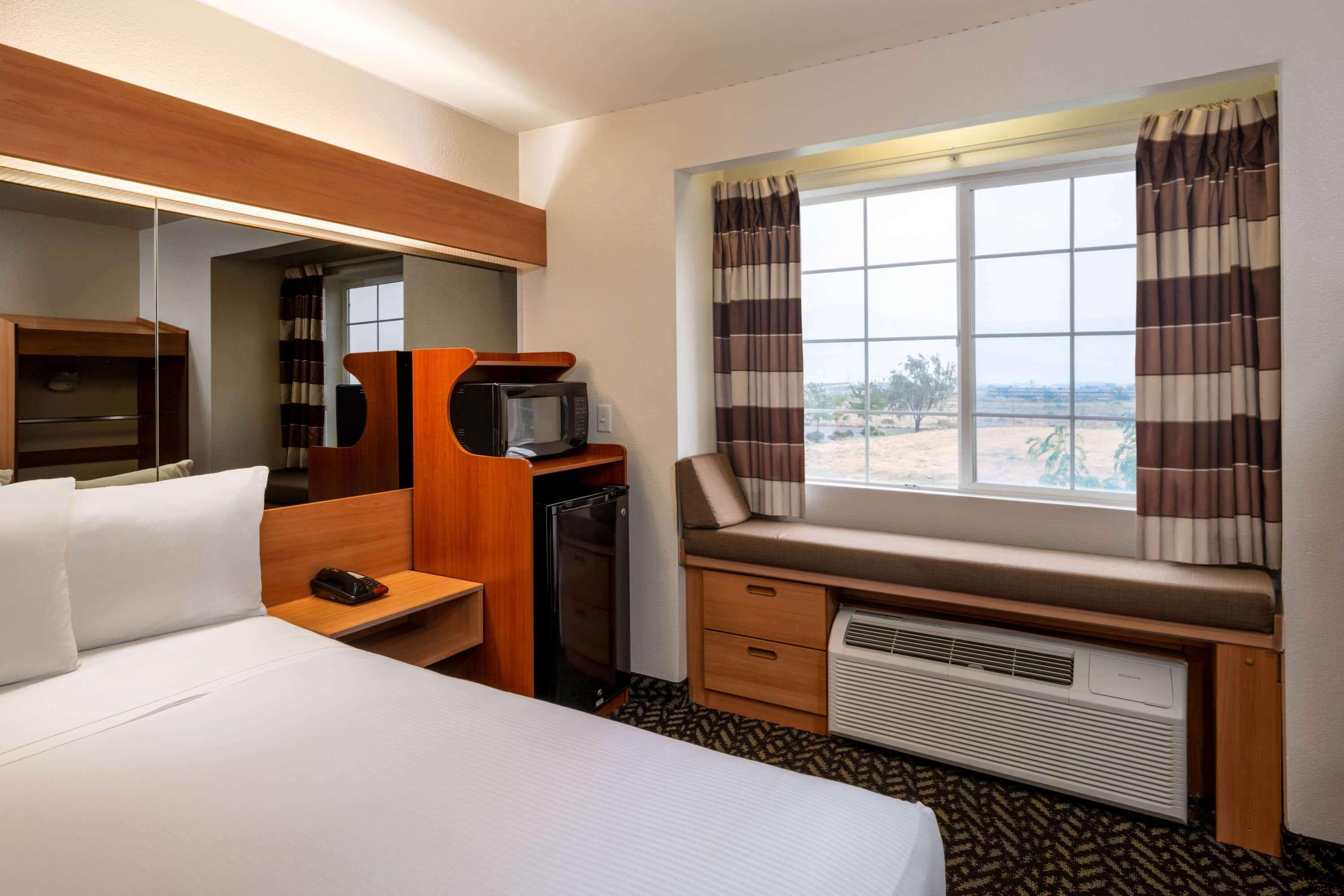 Microtel Inn & Suites By Wyndham Salt Lake City Airport Exterior foto