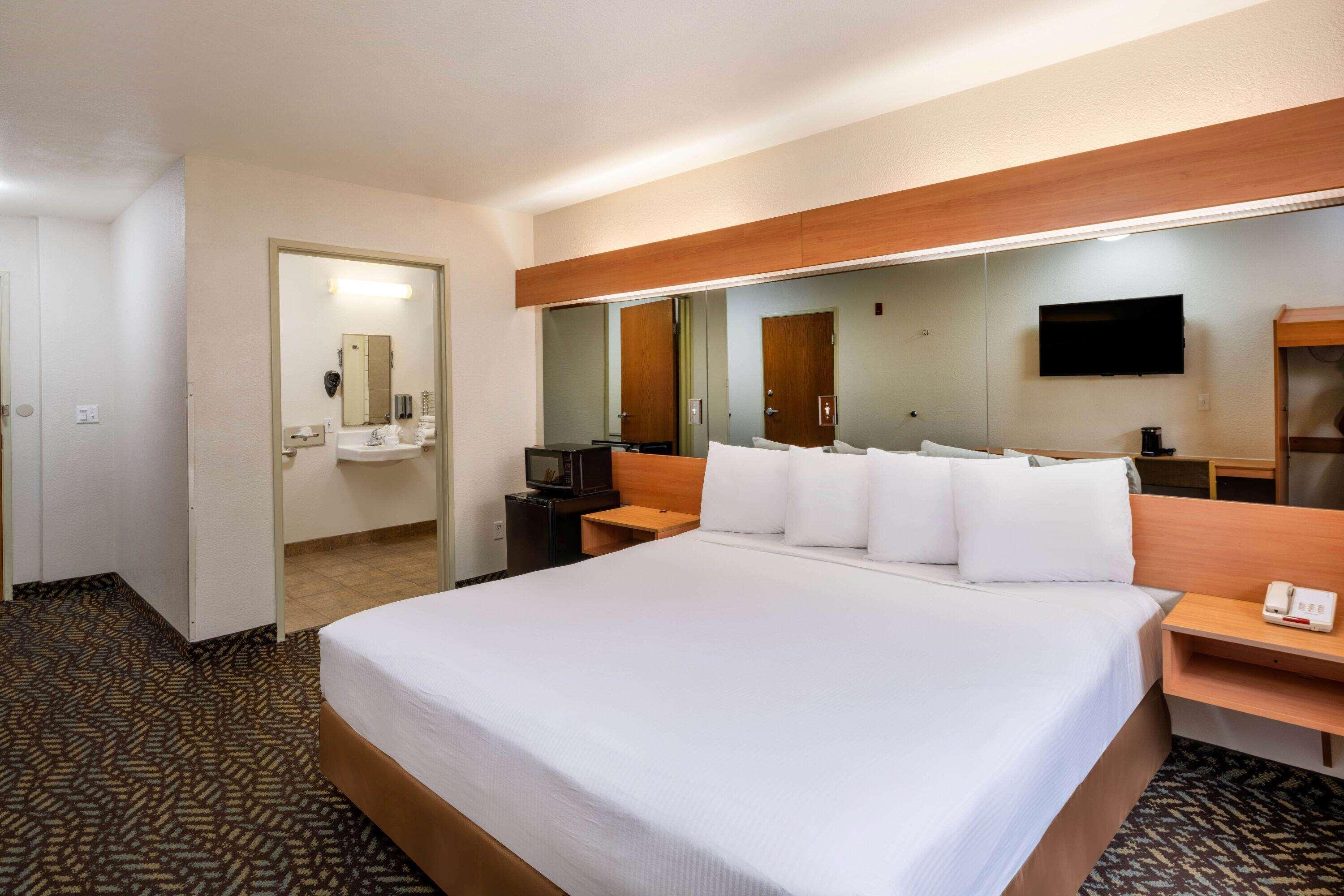 Microtel Inn & Suites By Wyndham Salt Lake City Airport Exterior foto