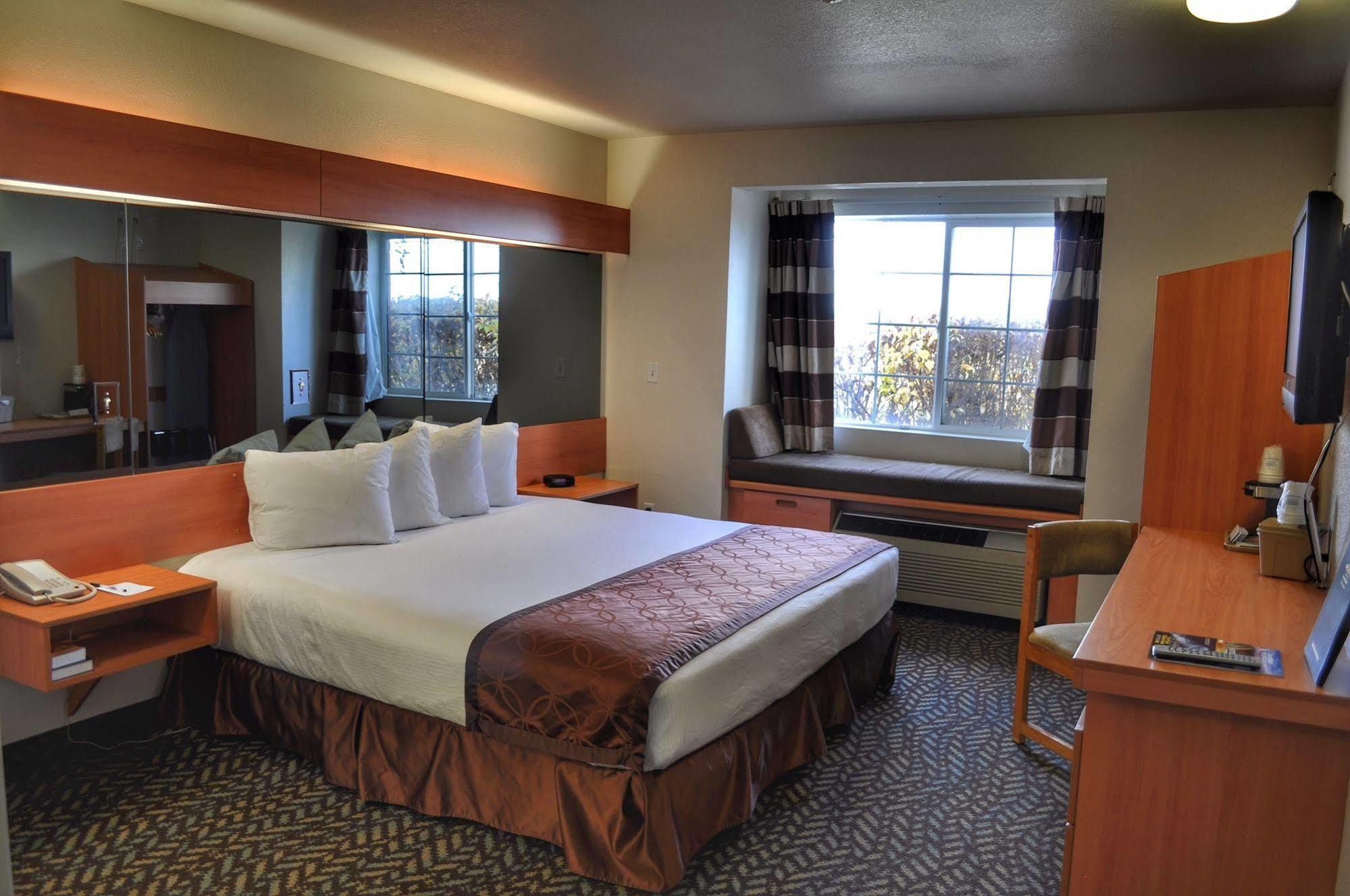 Microtel Inn & Suites By Wyndham Salt Lake City Airport Exterior foto